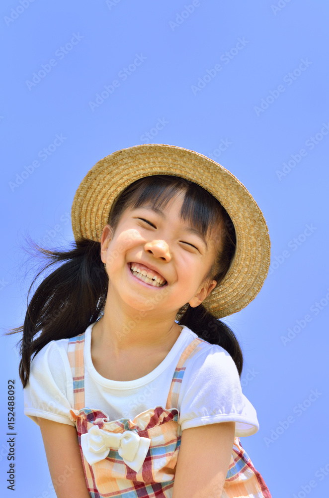 笑顔の女の子 麦わら帽子 Stock Photo Adobe Stock