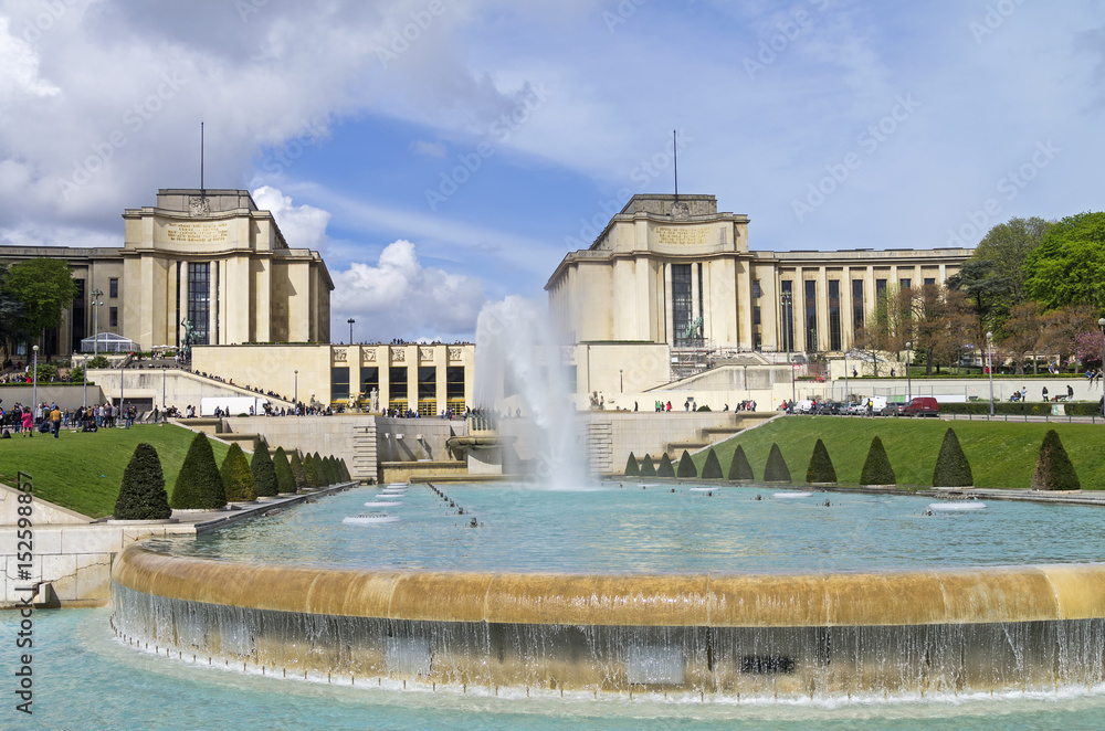 Fountain in front of the Palais de Chaillot.