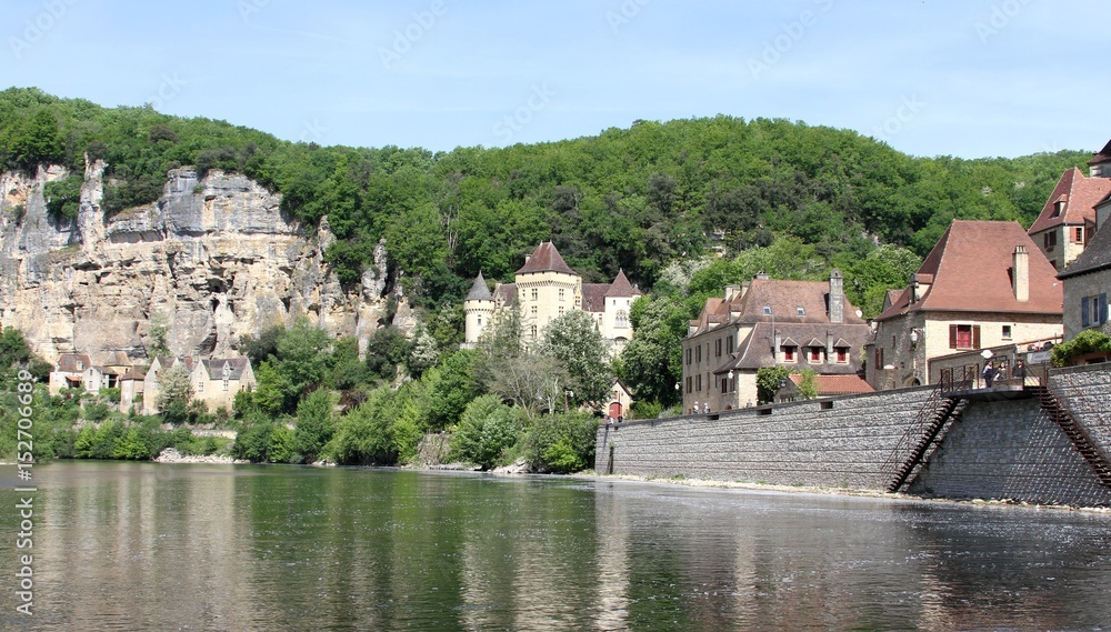 Fototapeta premium village de la Roque-Gageac sur la Dordogne,pays Sarladais,Périgord noir