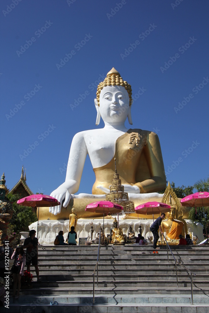 Fototapeta premium Buddha statue