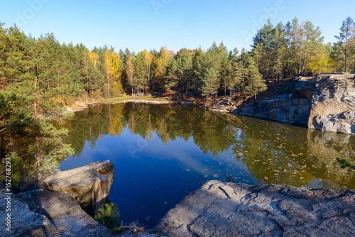 Fototapeta Naklejka Na Ścianę i Meble -  Beautiful lake in autumn