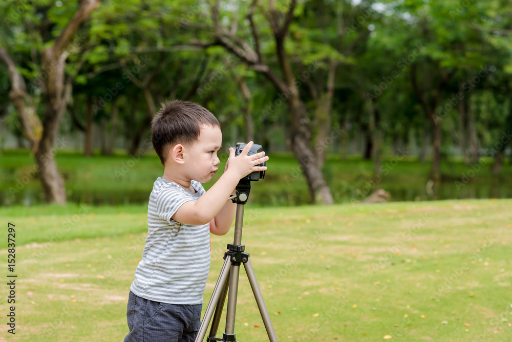 Thai baby photographer shooting in nature