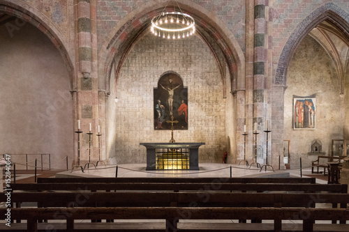 Couvent des Jacobins, Superbe édifice dominicain, célèbre pour ses voûtes gothiques, abritant la tombe de saint Thomas d'Aquin. 