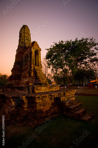 Chai Watthanaram Temple at night © sarunyu