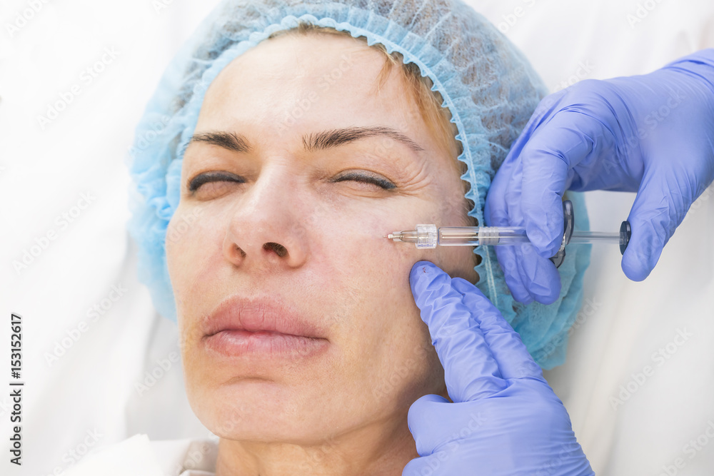 Cosmetic treatment with injection in a clinic Cosmetic treatment with injection in a clinic