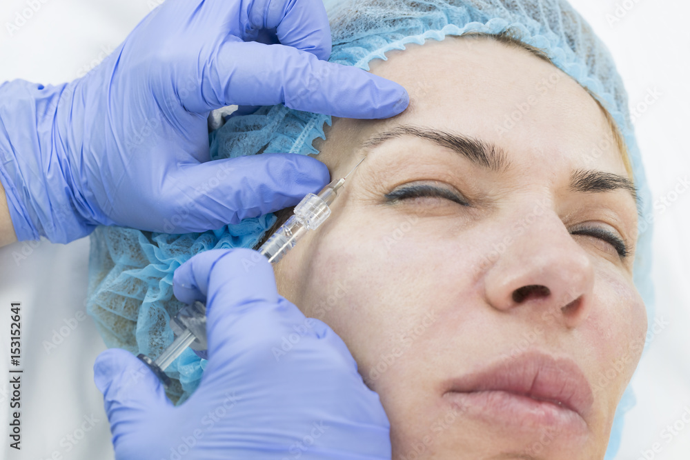 Cosmetic treatment with injection in a clinic Cosmetic treatment with injection in a clinic