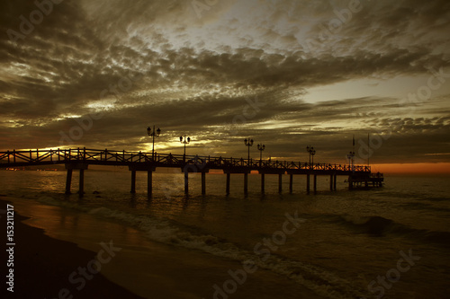 hermoso amanecer en la costa de Marbella  Andaluc  a