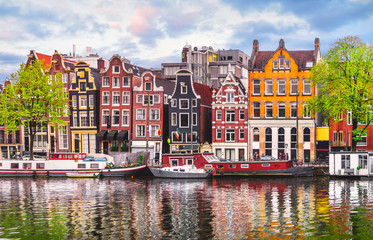 Stickers Amsterdam Scheve huizen langs de Amstel  © Yasonya