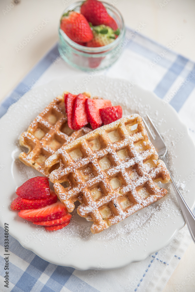 Waffeln mit Beeren Waffeln mit Beeren