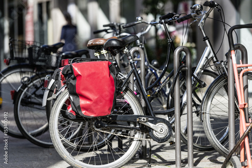 Fahrradständer am Straßenrand