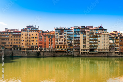 Façades sur l'Arno à Florence en Toscane, Italie © FredP