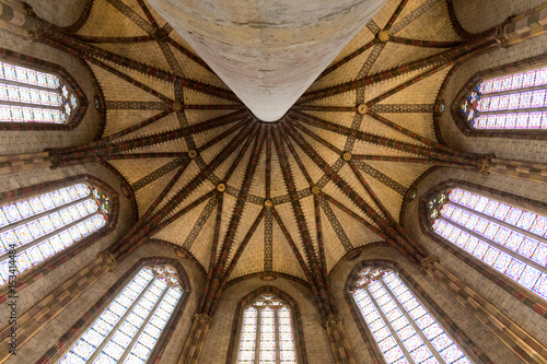 Couvent des Jacobins, Superbe édifice dominicain, célèbre pour ses voûtes gothiques, abritant la tombe de saint Thomas d'Aquin.