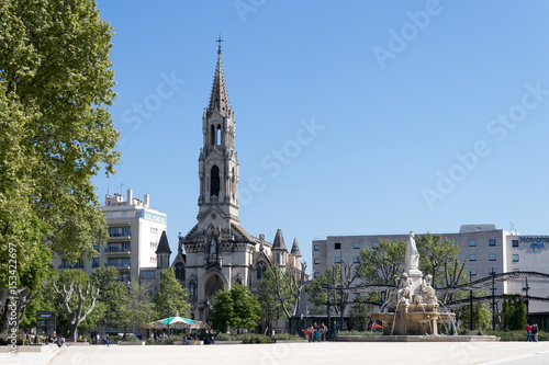 Eglise Sainte Perpétue et fontaine Pradier, Nîmes France photo