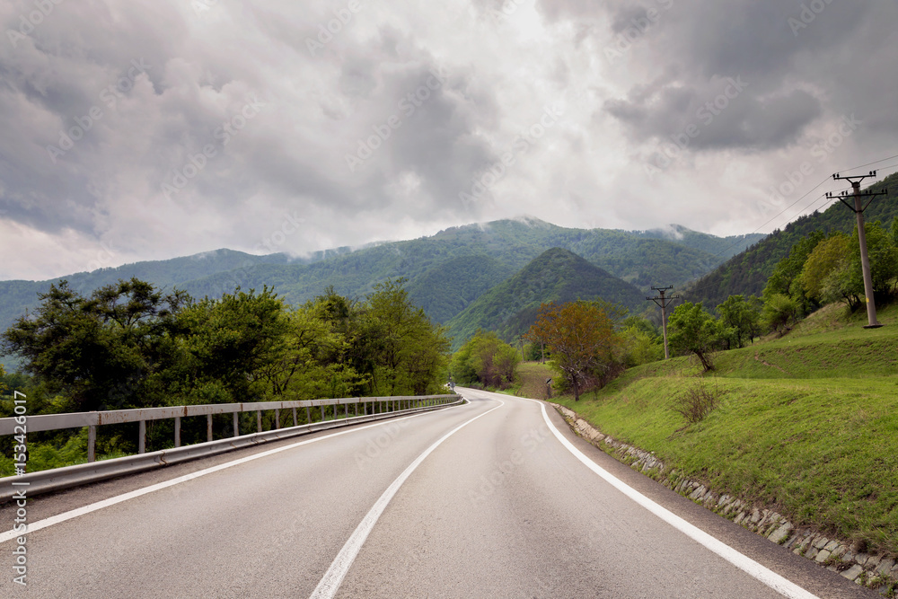 Naklejka premium Empty mountain road in Transylvania