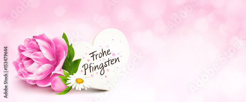 Pfingstrose mit Herz Grußkarte und rosa Bokeh Hintergrund - Frohe Pfingsten