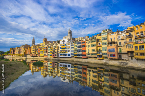 Girona casas del Onyar © rzpfoto