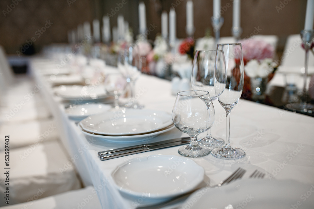 Fototapeta premium Formal dinner service at a wedding banquet