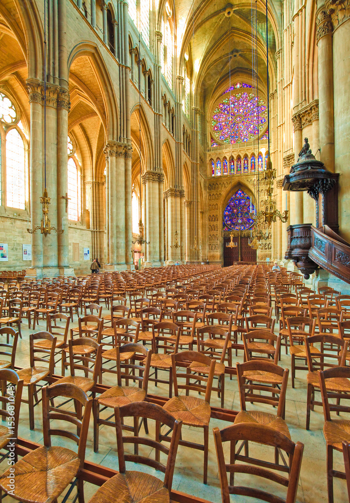 Intérieur de la cathédrale de Reims 