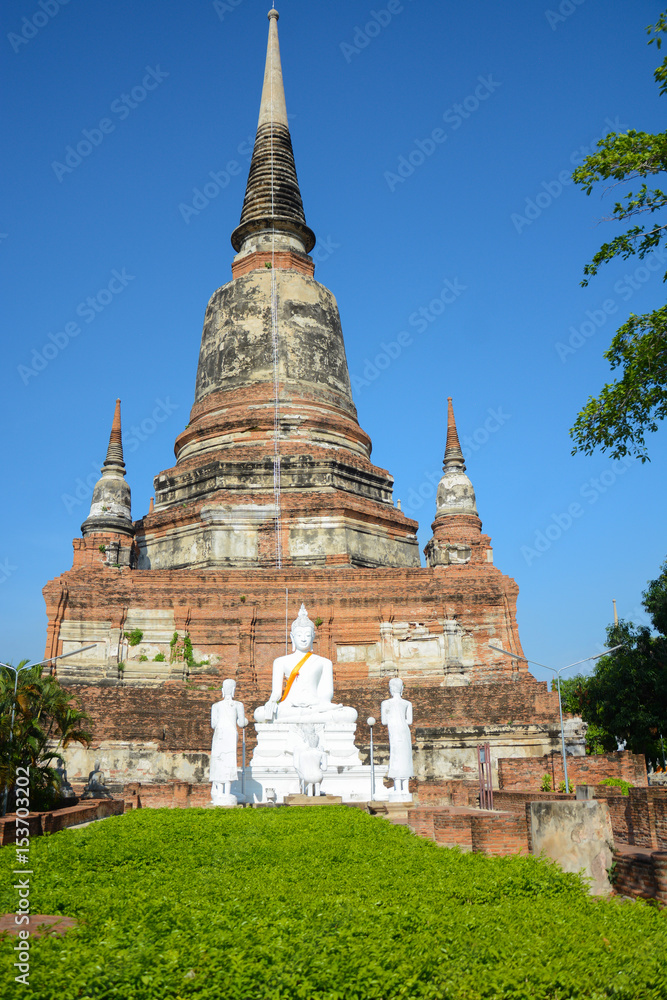 Fototapeta premium Temple Wat YaiChaiMongkhon in Ayutthaya, Thailand