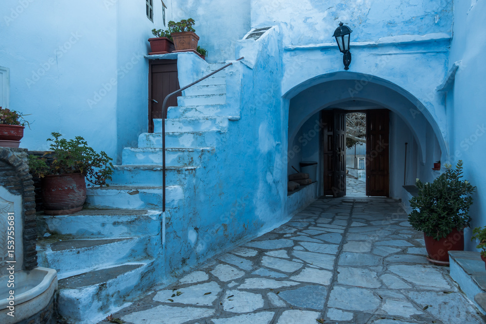 Fototapeta premium A doorway in a monastery in Tinos