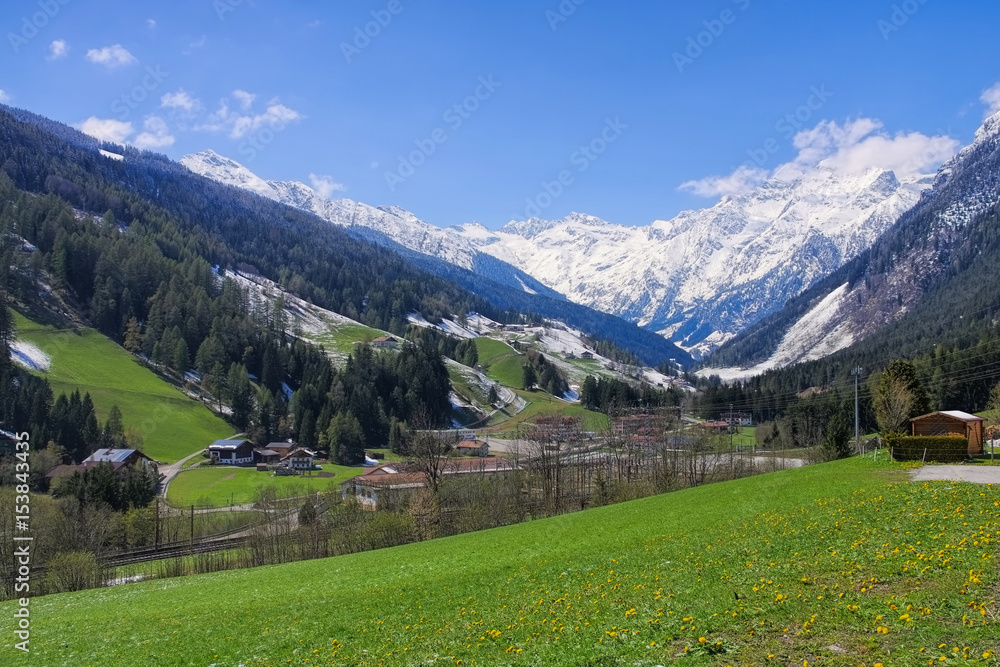 Pflerschtal in den Alpen - Pflersch valley in european Alps