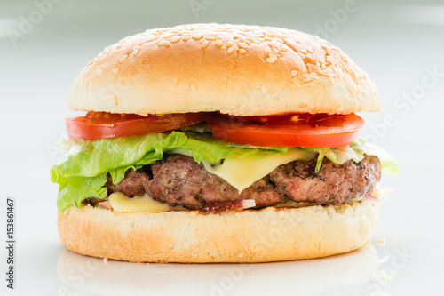 Classic burger, cheeseburger © smspsy