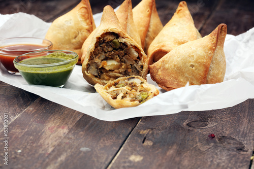 Fototapeta Naklejka Na Ścianę i Meble -  Indian special traditional street food punjabi samosa