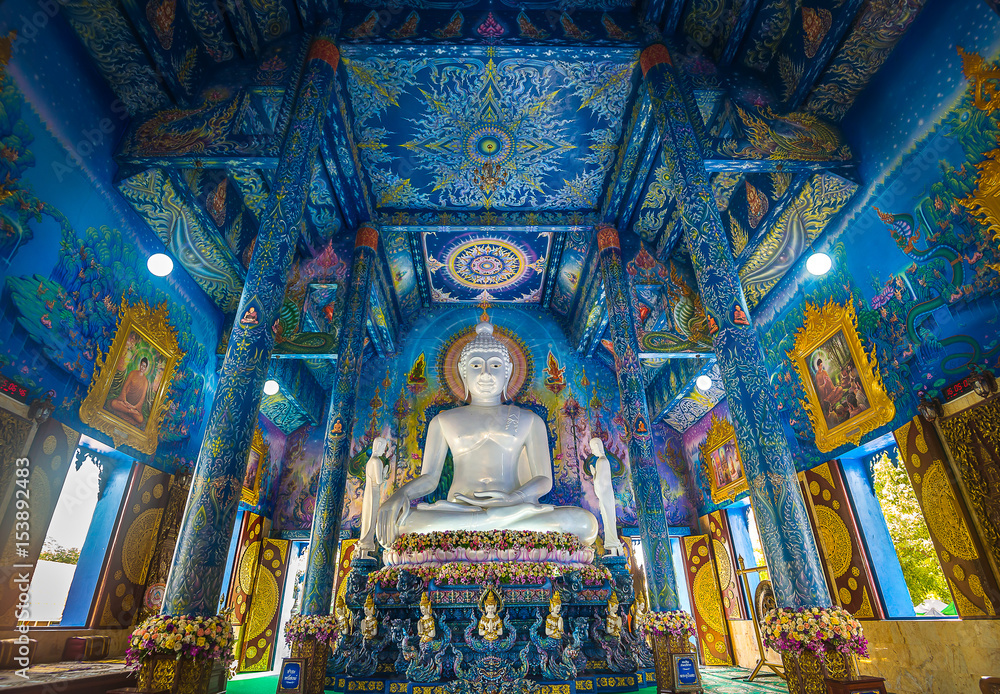 Wat Rong Suaten, Public Temple