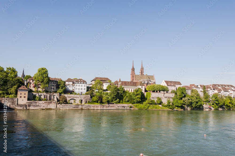 Fototapeta premium Basel, Stadt, Basel-Stadt, Altstadt, Münster, Kirche, Pfalz, Rhein, Rheinufer, Altstadthäuser, Grossbasel, Stadtrundgang, Frühling, Sommer, Schweiz