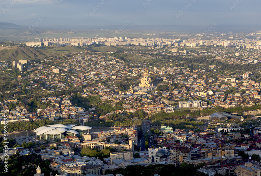 Вид с высоты птичьего полета на Тбилиси. Грузия.