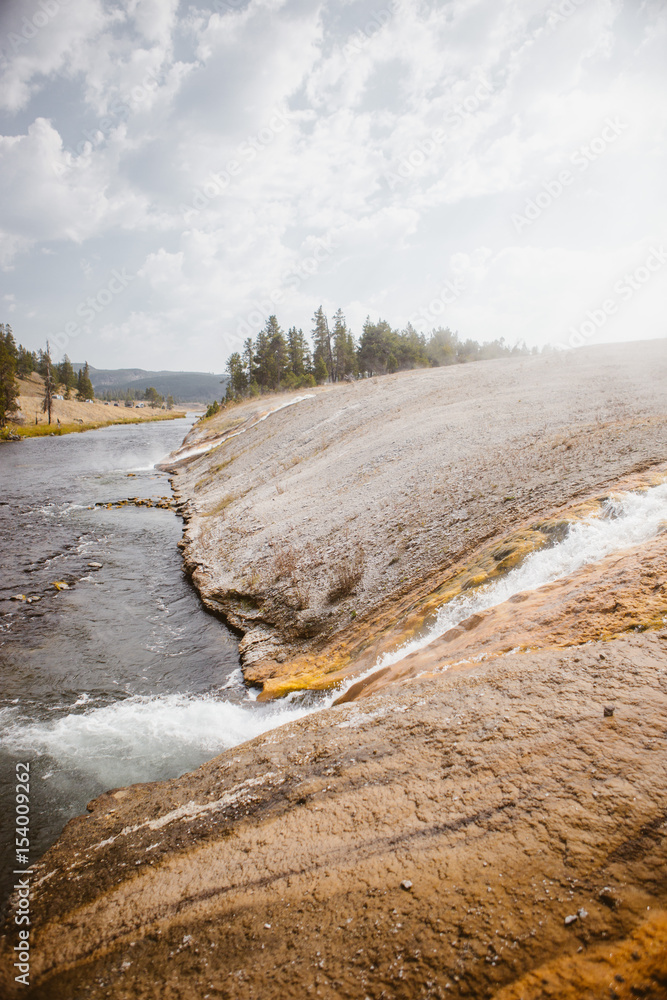 Yellowstone grand prismatic spring 