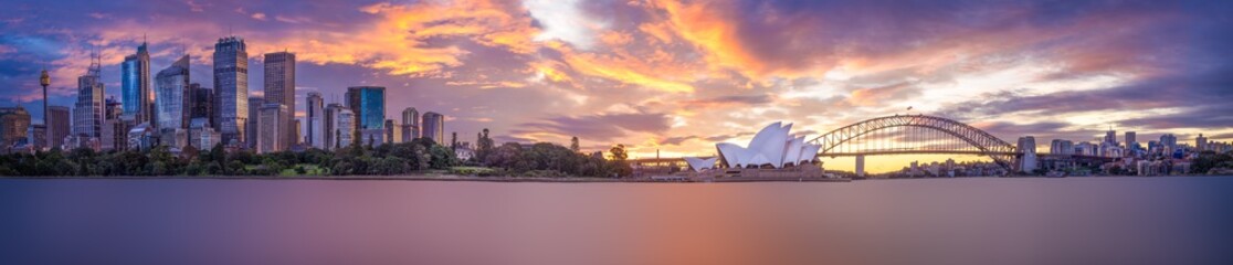 Fotobehang Australië Panorama van Sydney Harbour  © pelooyen