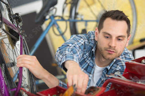 Photos industrial bike assembler