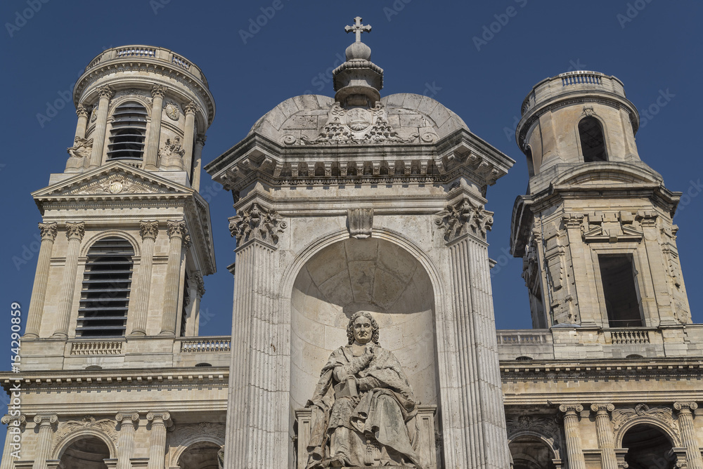 The Fontaine des Orateurs-Sacré in front of Saint-Sulpice Church
