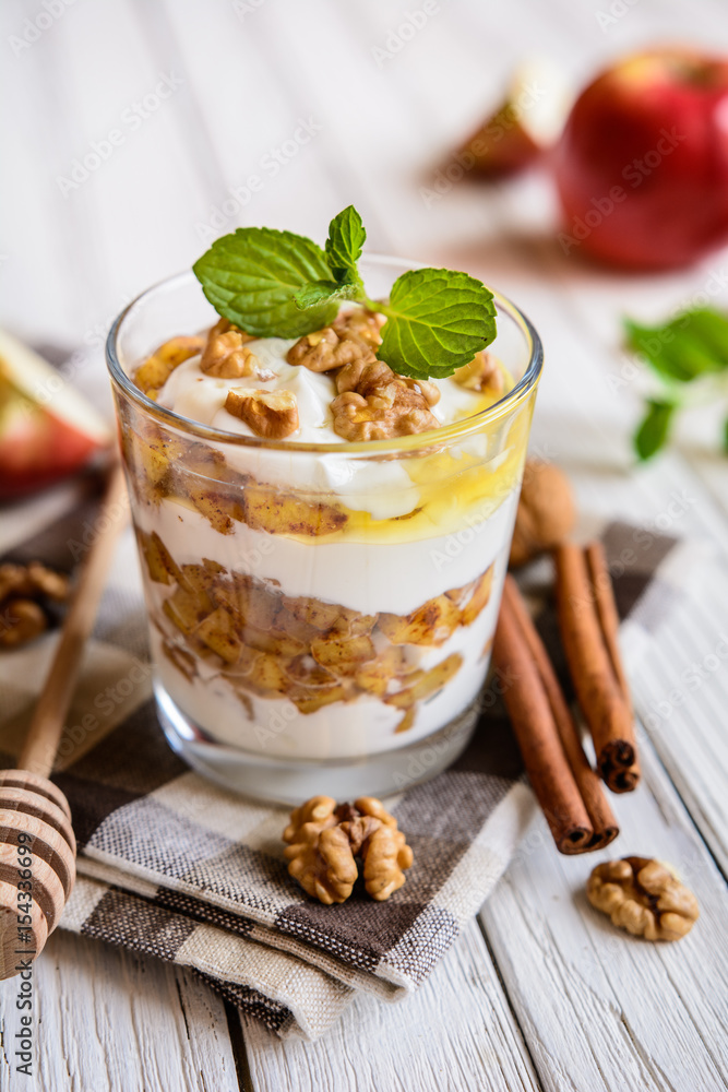 Apple dessert with ricotta, walnut, cinnamon and honey Apple dessert with ricotta, walnut, cinnamon and honey