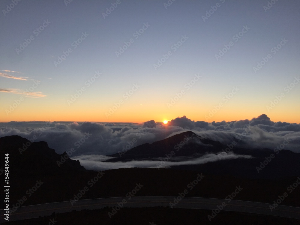 Sonnenaufgang über den Wolken Sonnenaufgang über den Wolken