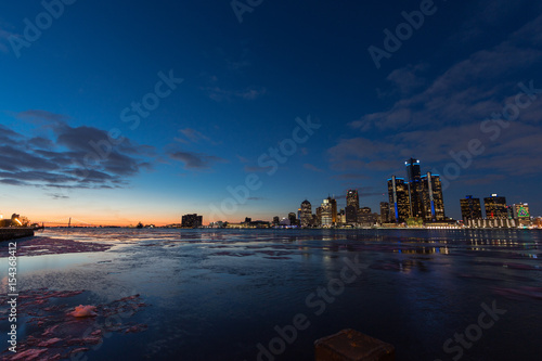 Detroit Skyline zur blauen Stunde