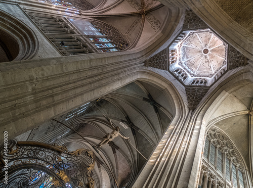 La nef de la cathédrale d'Evreux photo