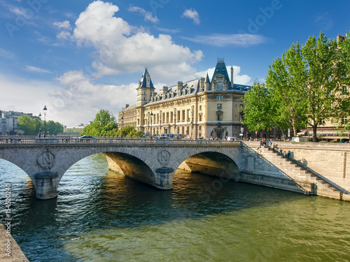 Palace of Justice and river Seine in Paris © An-T