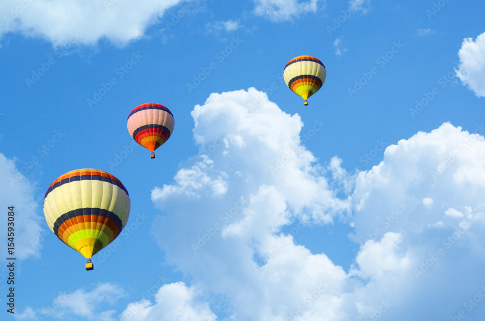 Obraz premium Hot air balloon flying in a sky