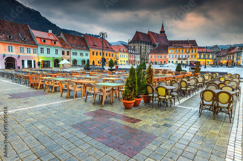Foto Wonderful city center with Council Square in Brasov, Transylvania, Romania