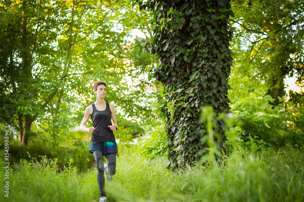 Obraz premium beautiful girl running