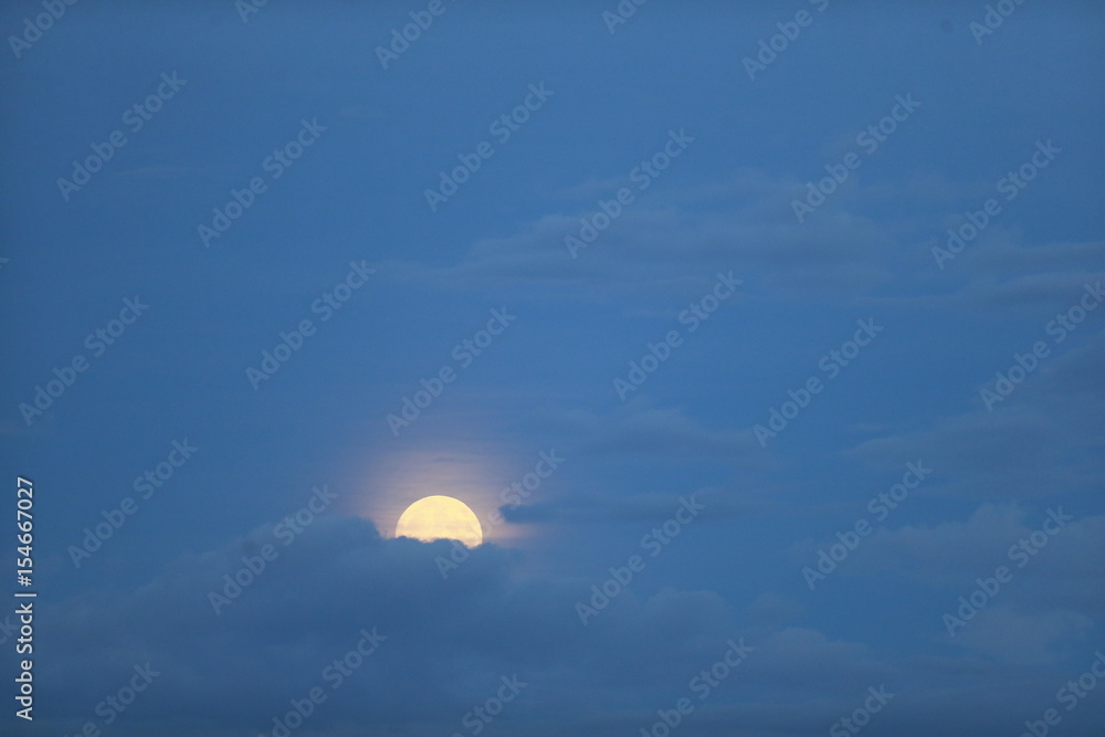 Hunter's Moon Supermoon rising. October 26, 2015. Hunter's Moon Supermoon rising. October 26, 2015.