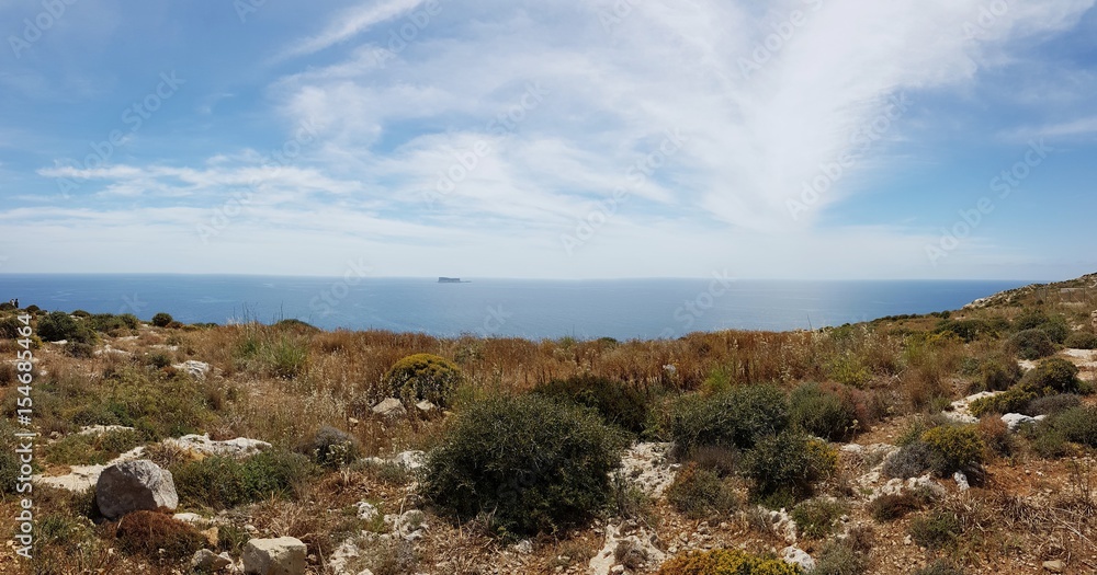 Brzeg morza śródziemnego na Malcie - obrazy, fototapety, plakaty 