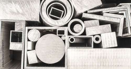 Metal profiles and tubes