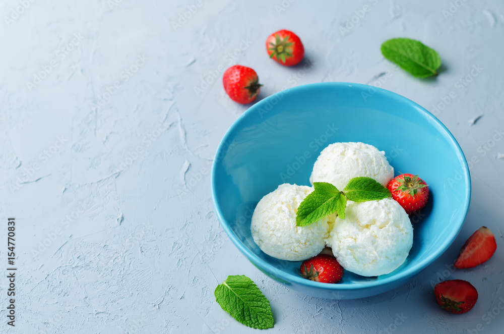 Vanilla Ricotta ice cream with strawberry and mint Vanilla Ricotta ice cream with strawberry and mint