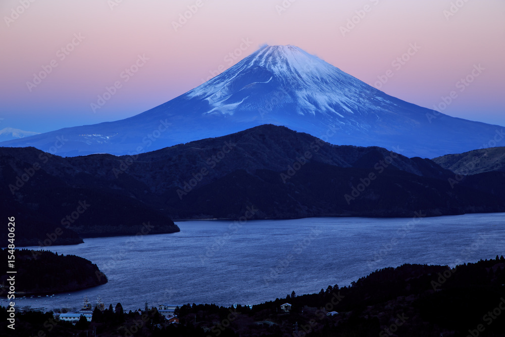 箱根大観山から夜明けの富士山