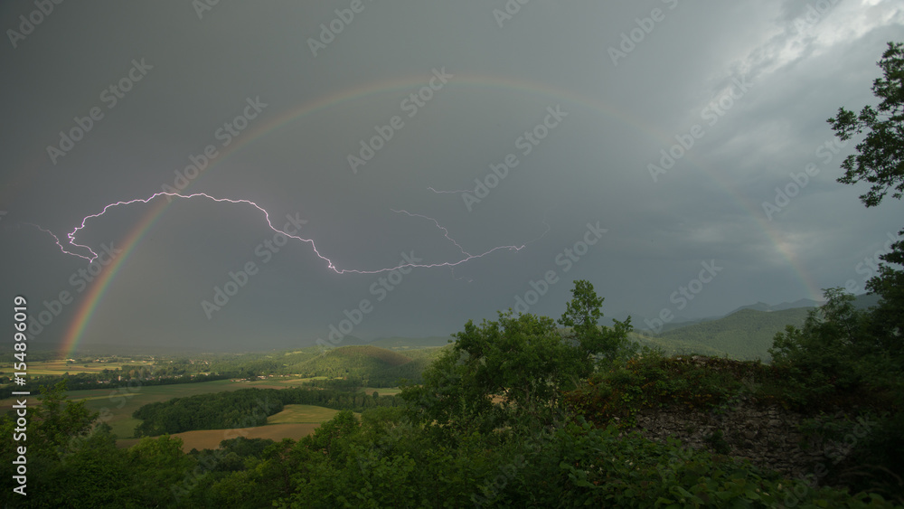 orage et arc en ciel sur les pyrénée orage et arc en ciel sur les pyrénée
