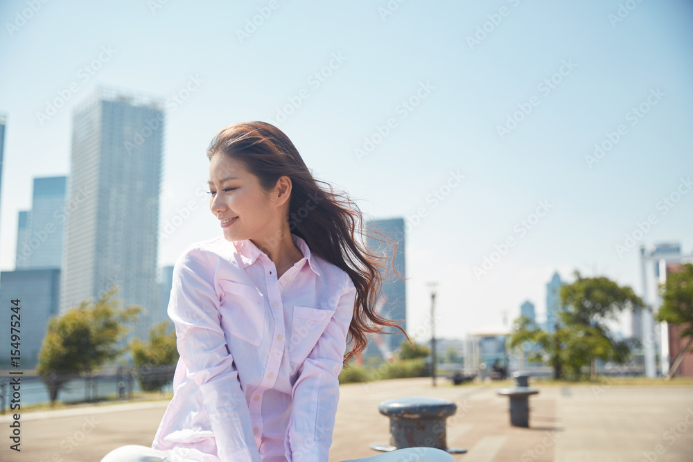 爽やかな若い女性 Stock Photo Adobe Stock 爽やかな若い女性 Stock Photo Adobe Stock