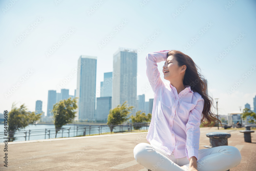 爽やかな若い女性 爽やかな若い女性